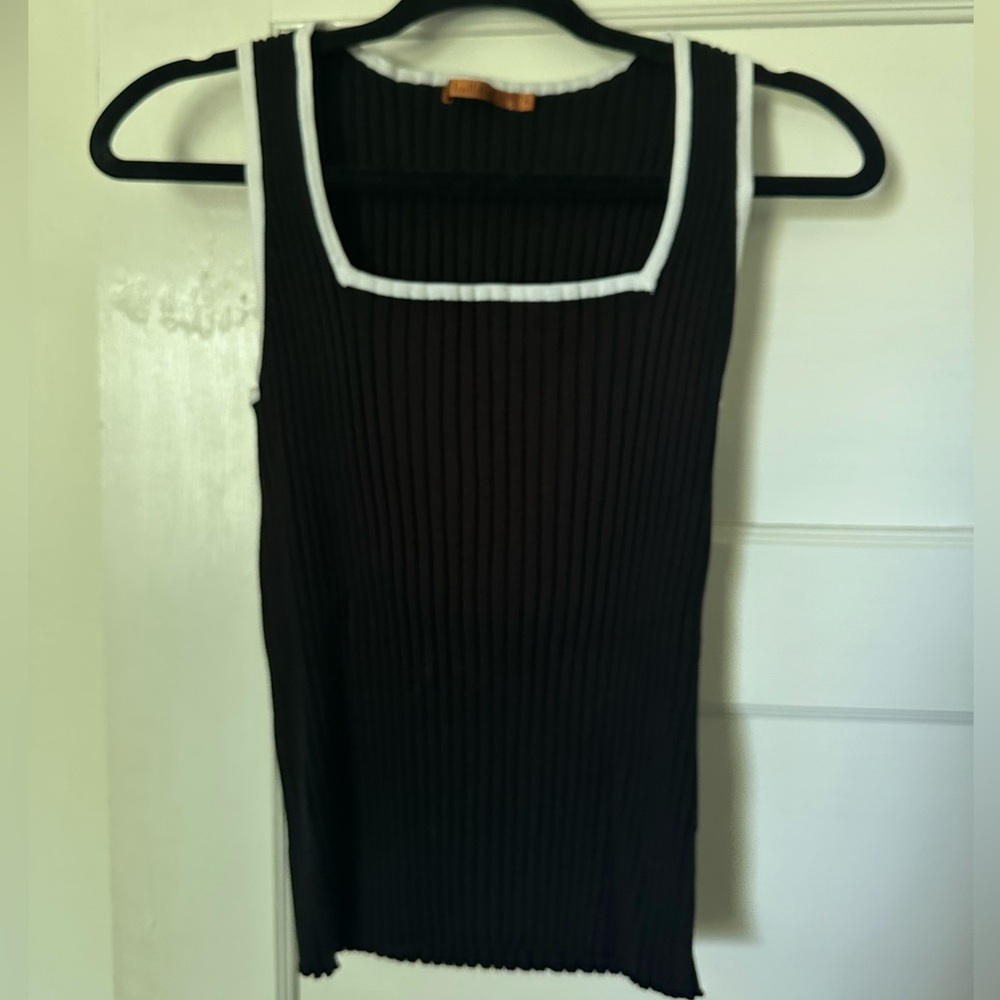 Square neck stretchy tank